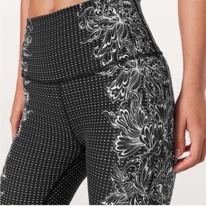 Lululemon High Rise Full-On Luxtreme Leggings Size 4 25”